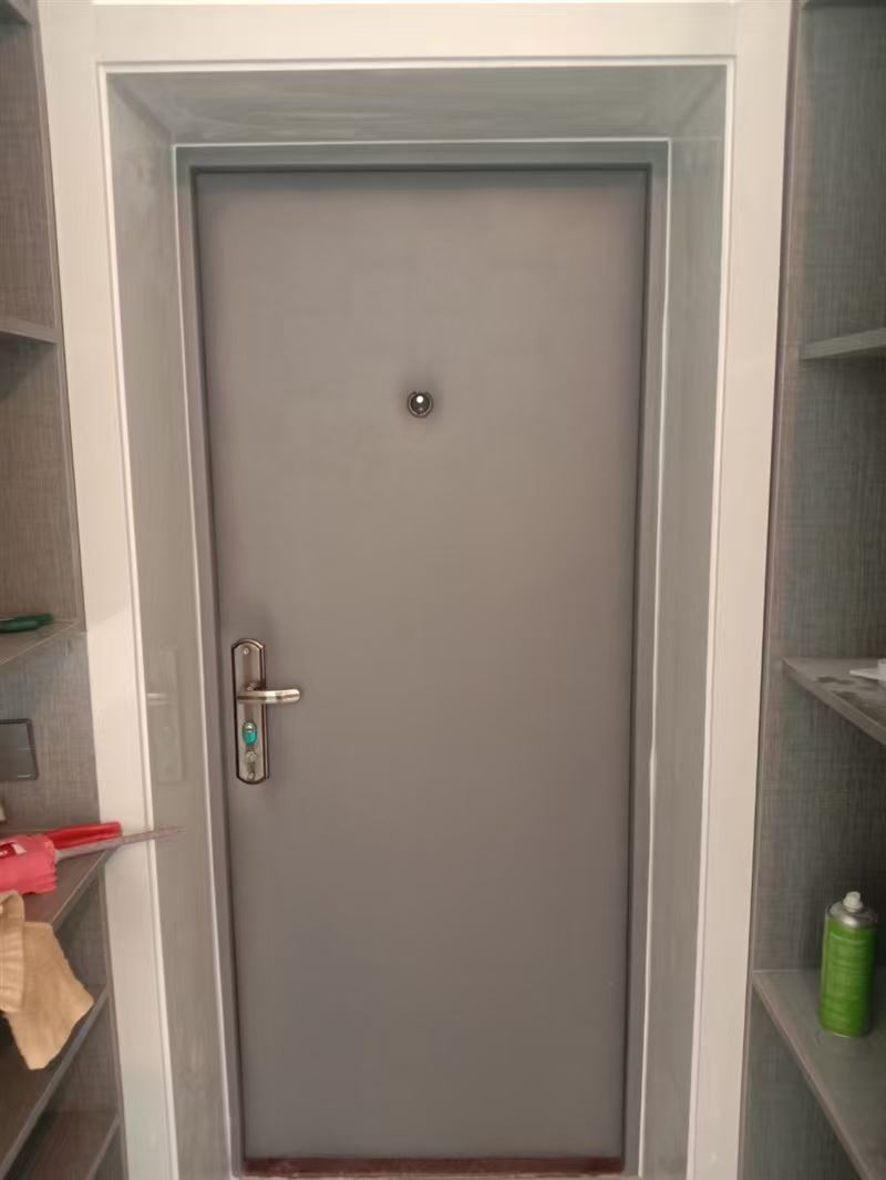 維修門窗透風(fēng)~定做金鋼網(wǎng)紗窗~軟包防盜門