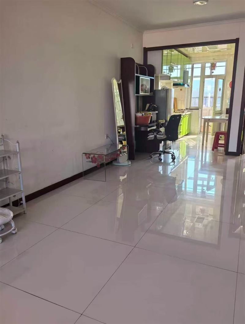 歐洲新城6樓67平18.5