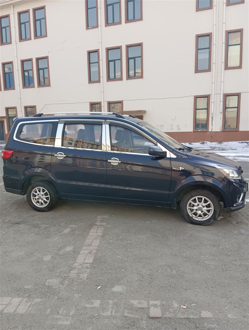 16年昌河M50s手動高配7坐商務(wù)一手全車原版